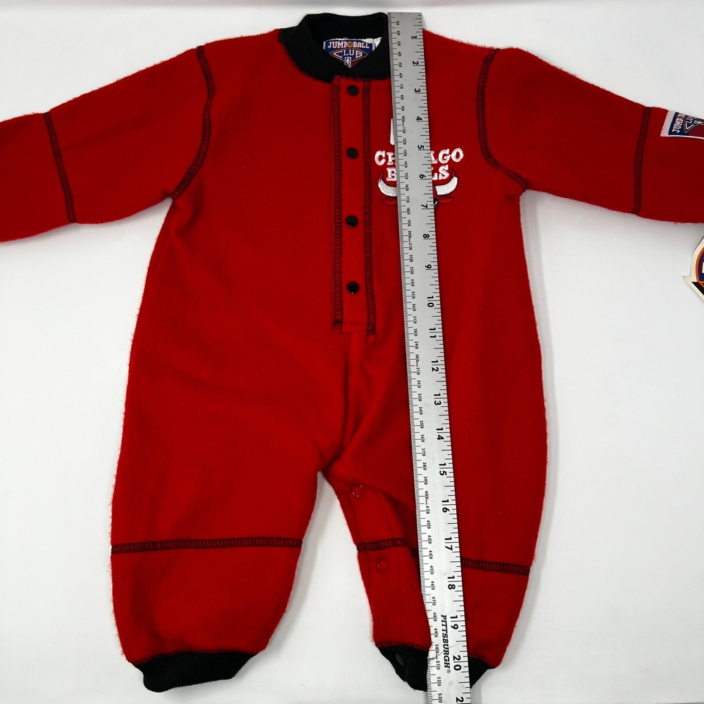 Vintage Jump Ball Club Chicago Bulls Fleece Romper Red Infant 6/9M NBA Deadstock - Picture 8 of 8